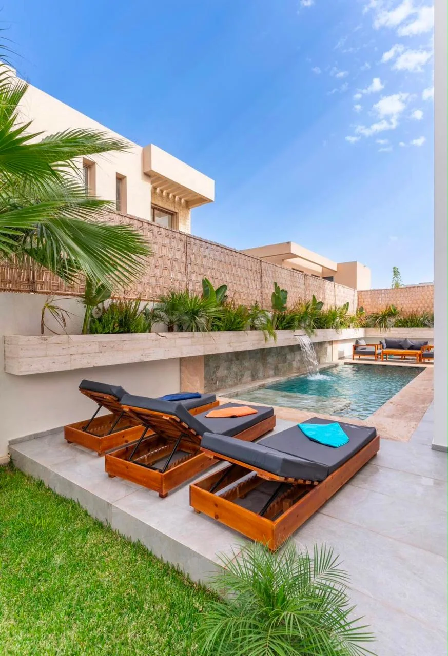 Bord de piscine